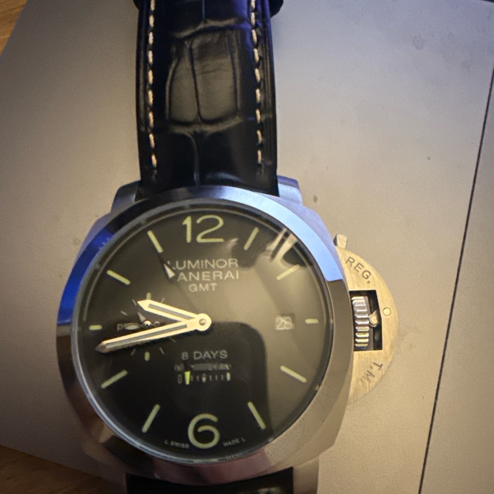 Automatic Watch – Stainless Steel
GMT with Black Dial
